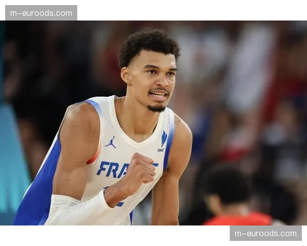 马刺团队篮球哲学复兴，文班亚马防守覆盖面积改变比赛规则